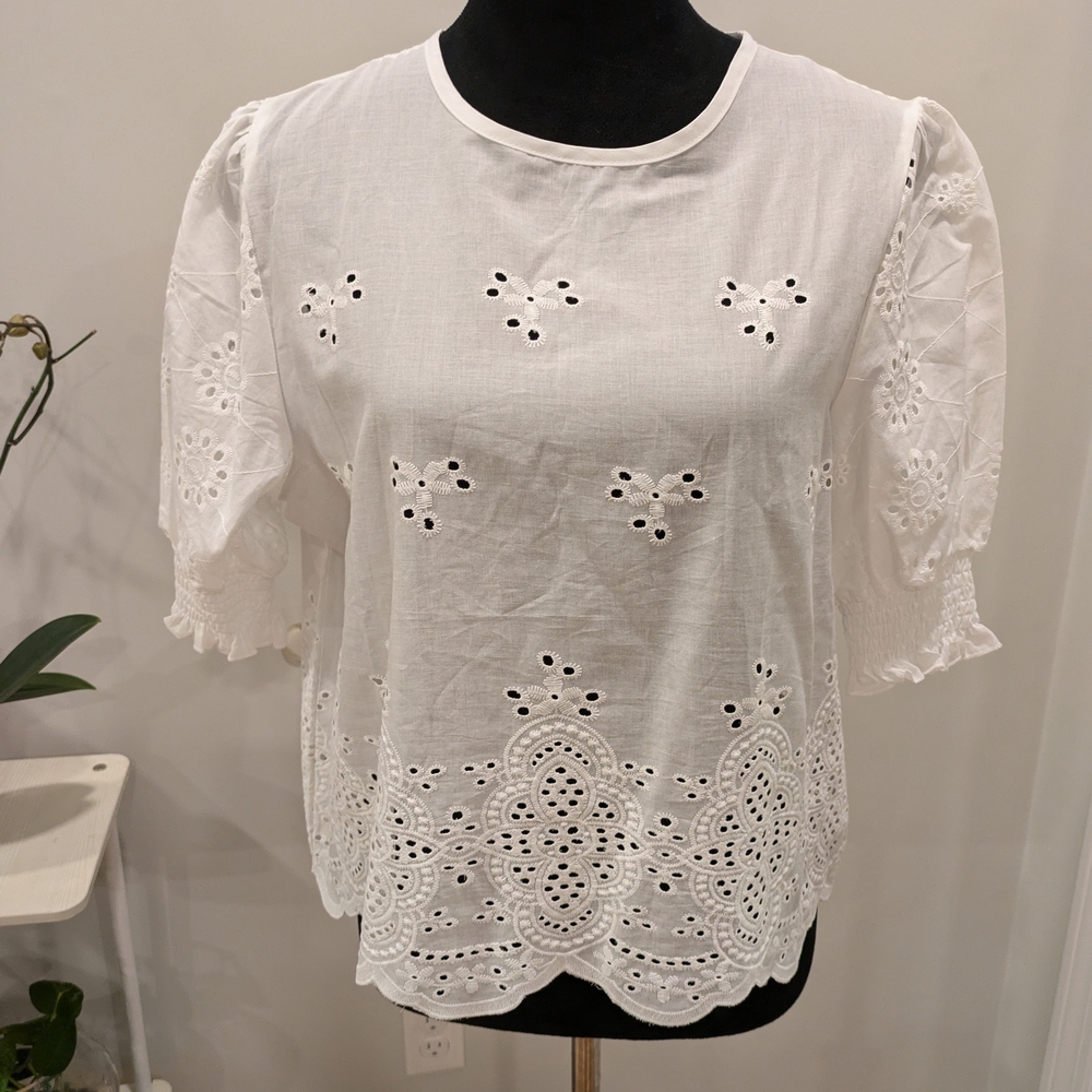 White Boxy Puff Sleeve Blouse Size L Machine Wash 95% Polyester 5% Spandey